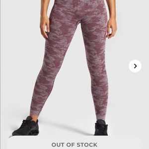 Gymshark leggings berry red camo